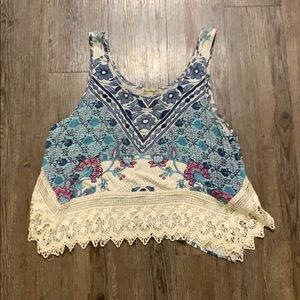 Cropped tank with lace detail